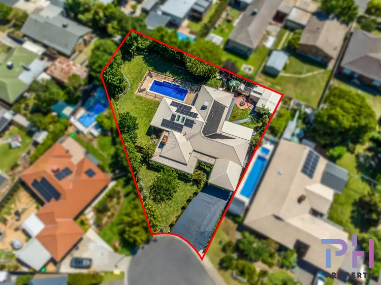 Second view of Homely house listing, 10 Hollywood Court, Strathdale VIC 3550