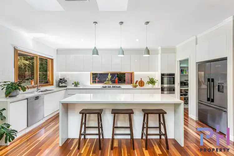 Fourth view of Homely house listing, 10 Hollywood Court, Strathdale VIC 3550