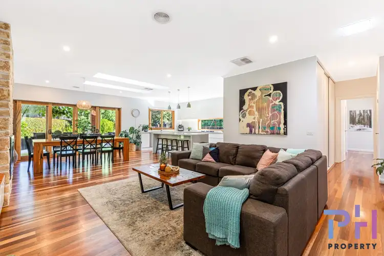 Fifth view of Homely house listing, 10 Hollywood Court, Strathdale VIC 3550