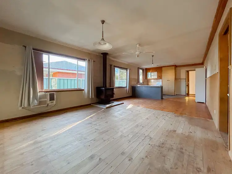 Sixth view of Homely house listing, 7 Douglas Avenue, Swan Hill VIC 3585