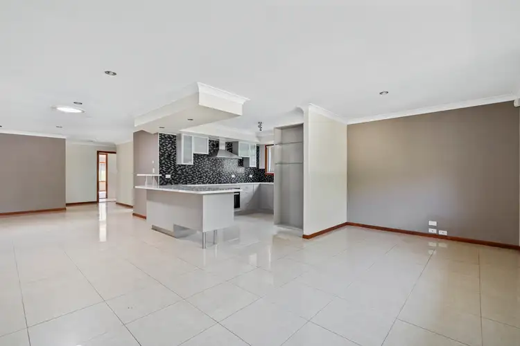 24 Cootharaba Drive, Helensvale QLD 4212