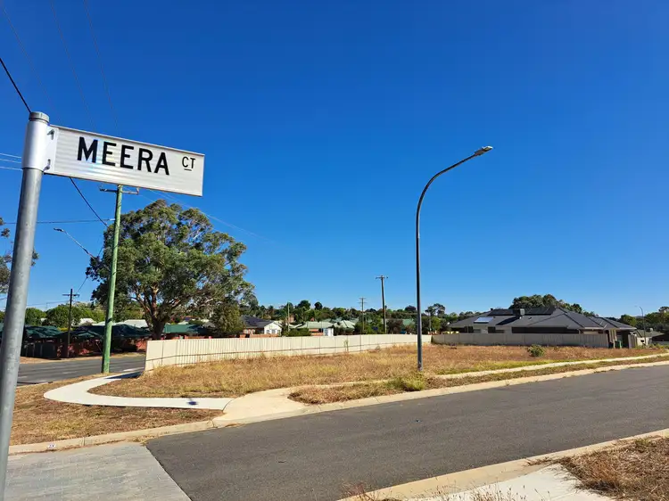 5 Meera Court, Lavington NSW 2641