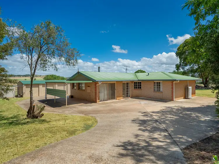 33 Lake Drive, Meringandan QLD 4352