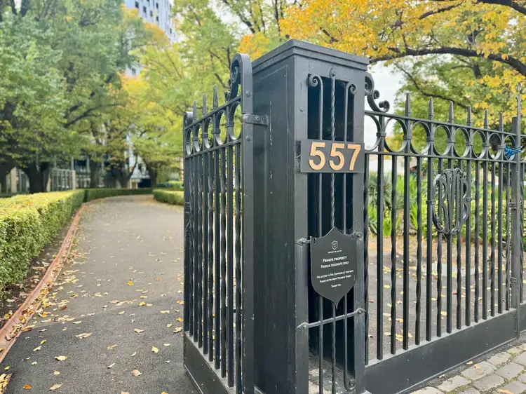 1421/555 Saint Kilda Road, Melbourne VIC 3000