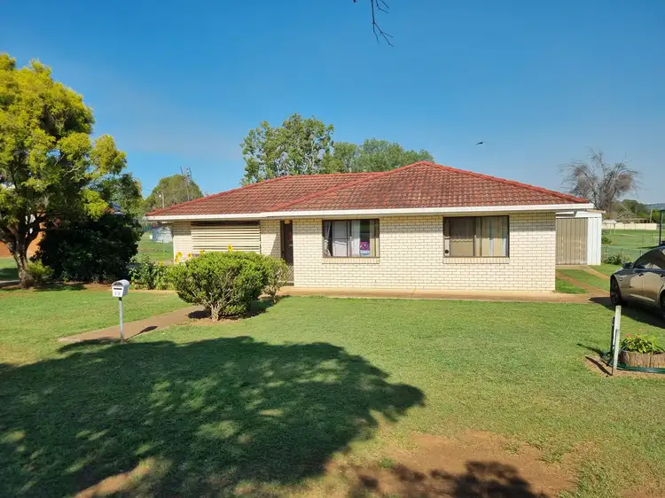 12 Windsor Circle, Kingaroy QLD 4610