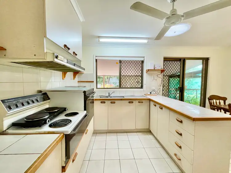 Sixth view of Homely house listing, 6 Glen Court, Point Vernon QLD 4655