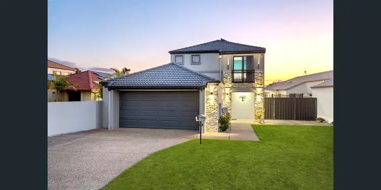 72 Tee Trees Boulevard, Arundel QLD 4214