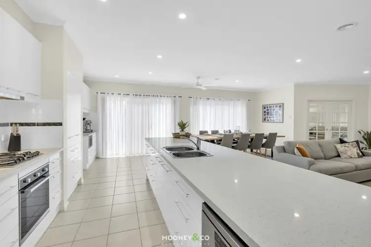 Second view of Homely house listing, 8 Lochgreen View, Cranbourne VIC 3977
