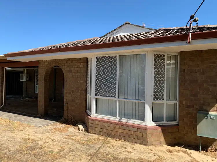 8 Willowmead Way, Kelmscott WA 6111