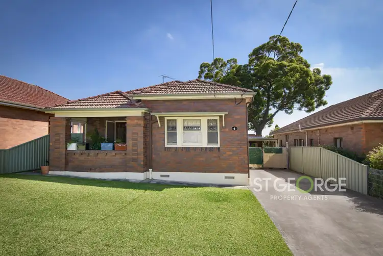4 Moreton Avenue, Kingsgrove NSW 2208