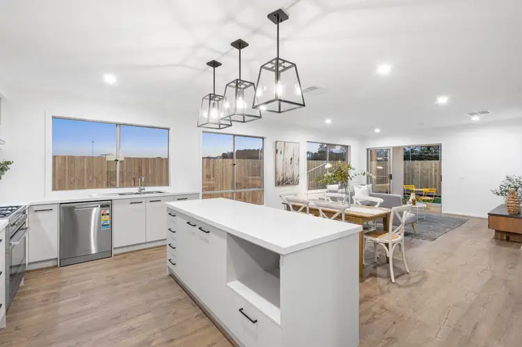 4 Bluewater Drive, Armstrong Creek VIC 3217