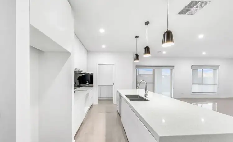 33 Railway Parade, Kalkallo VIC 3064