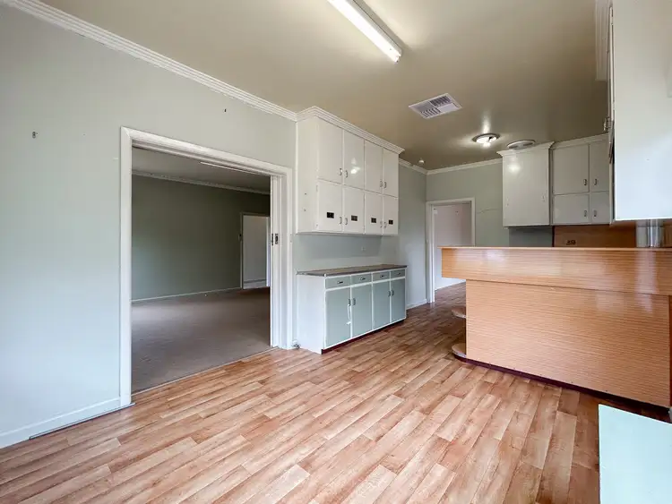 Sixth view of Homely house listing, 10 Ferguson Court, Swan Hill VIC 3585