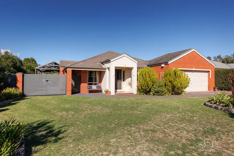 1 AVONDALE DRIVE, Wodonga VIC 3690