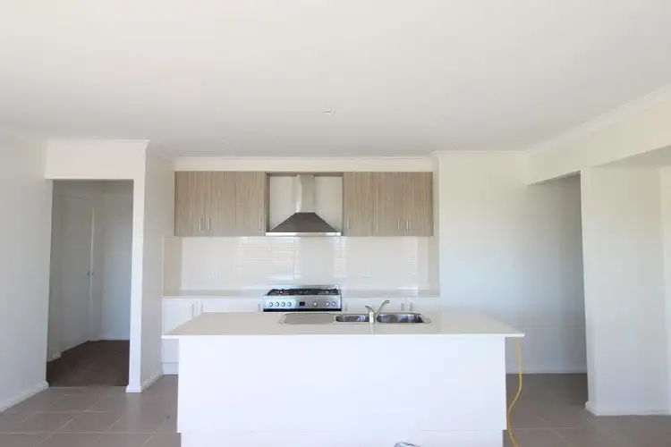 Third view of Homely house listing, 33 Gratwick View, Wodonga VIC 3690