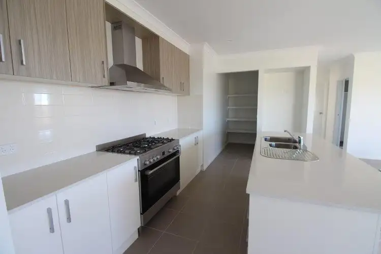 Fourth view of Homely house listing, 33 Gratwick View, Wodonga VIC 3690