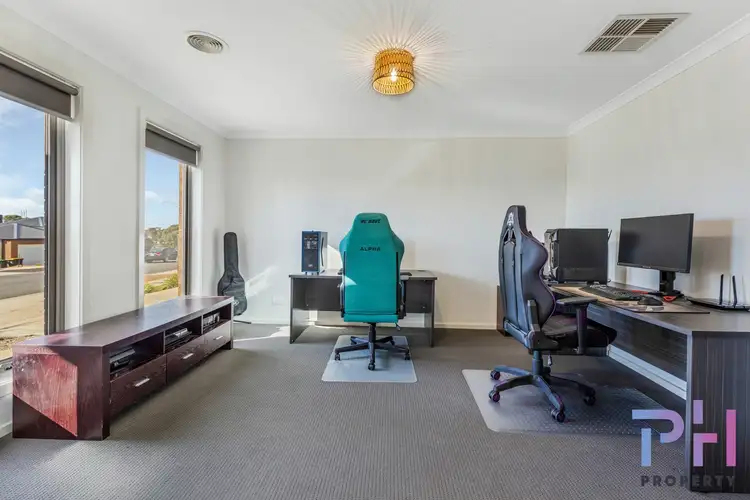 Fifth view of Homely house listing, 18 Ashbourne Way, Kangaroo Flat VIC 3555