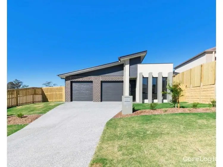 1/4 Zechariah Way, Augustine Heights QLD 4300