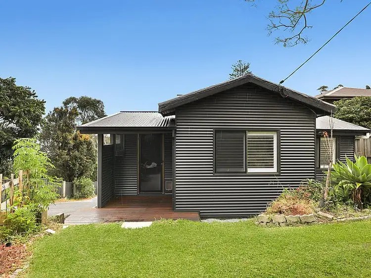 96 Lake Heights Road, Lake Heights NSW 2502