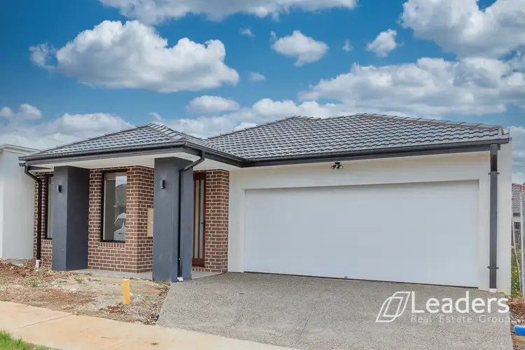 33 LORIKEET CIRCUIT, Rockbank VIC 3335