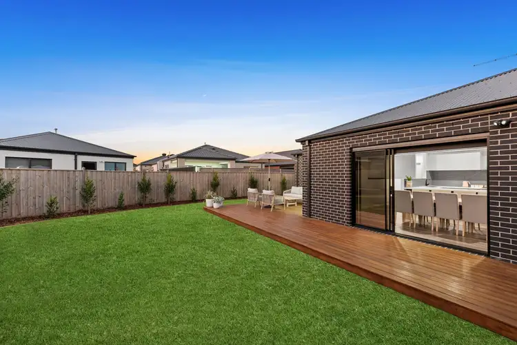16 Dogwood Street, Mount Duneed VIC 3217