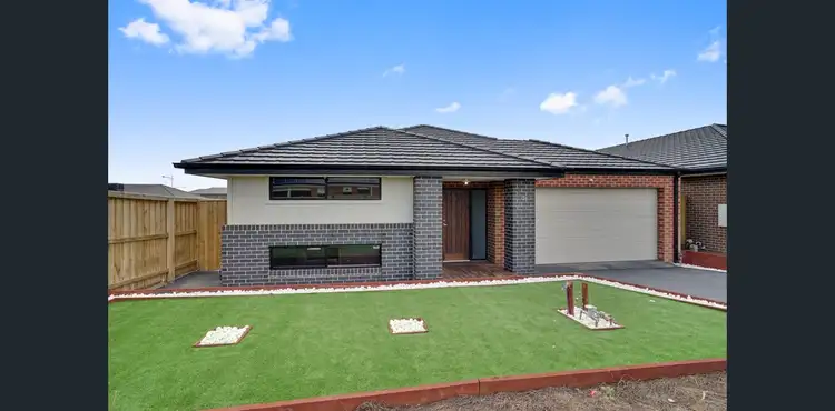 34 DUTCH AVENUE, Manor Lakes VIC 3024