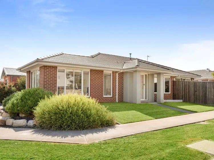 17 Merlot Road, Pakenham VIC 3810