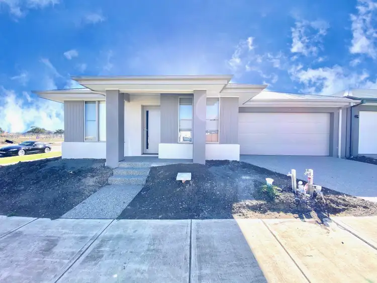 8 Society Vista, Donnybrook VIC 3064