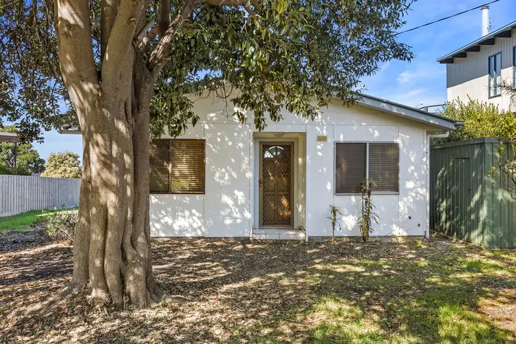 15 Surf Avenue, Skenes Creek VIC 3233