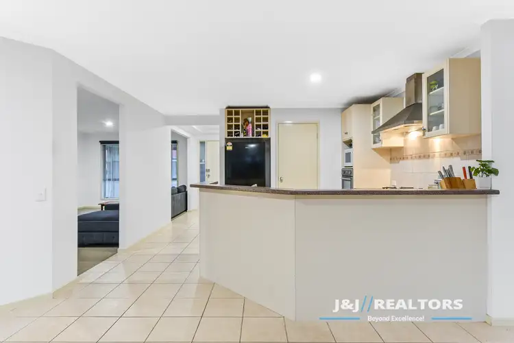 Fifth view of Homely house listing, 7 Shay Close, Narre Warren South VIC 3805