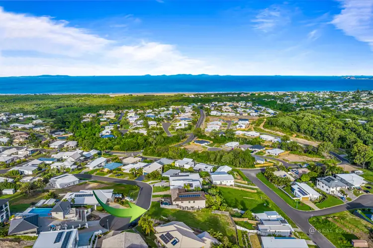 25 Pacific Vista Close, Pacific Heights QLD 4703