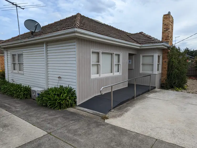 1/4 Stewart Road, Oakleigh East VIC 3166