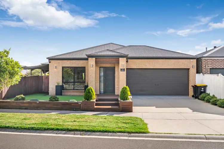 2B Surkitt Boulevard, Sale VIC 3850