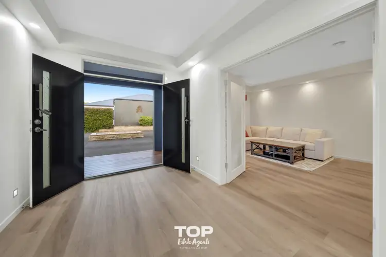 Second view of Homely house listing, 6 Winton Retreat, Cranbourne East VIC 3977