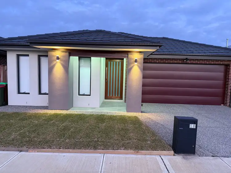 13 stover rd, Clyde North VIC 3978