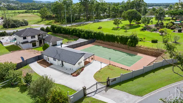 13 Ruth Terrace, Oxenford QLD 4210