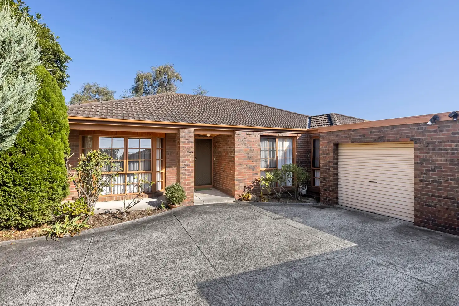 Main view of Homely unit listing, 2/42 Beverley Street, Doncaster East VIC 3109