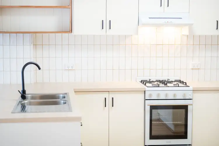Fourth view of Homely unit listing, 2/4 Owen Court, Lavington NSW 2641