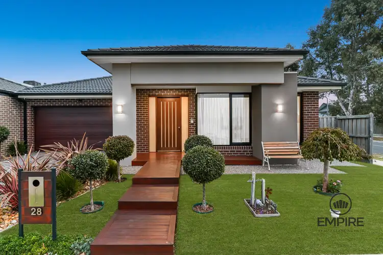 28 Mapleshade Avenue, Clyde North VIC 3978