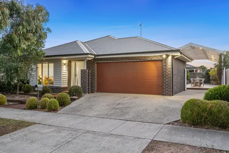 37 Bridgewater Circuit, Armstrong Creek VIC 3217