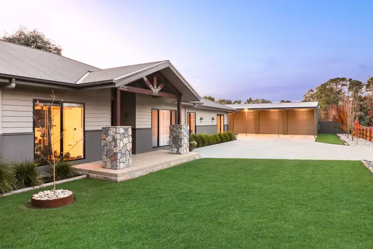 2 Redleaf Court, Mansfield VIC 3722