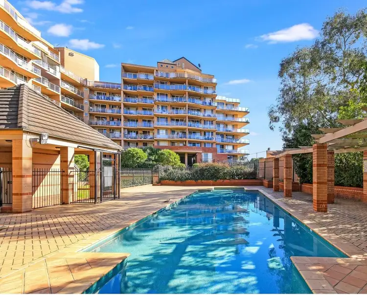2 Macquarie Road