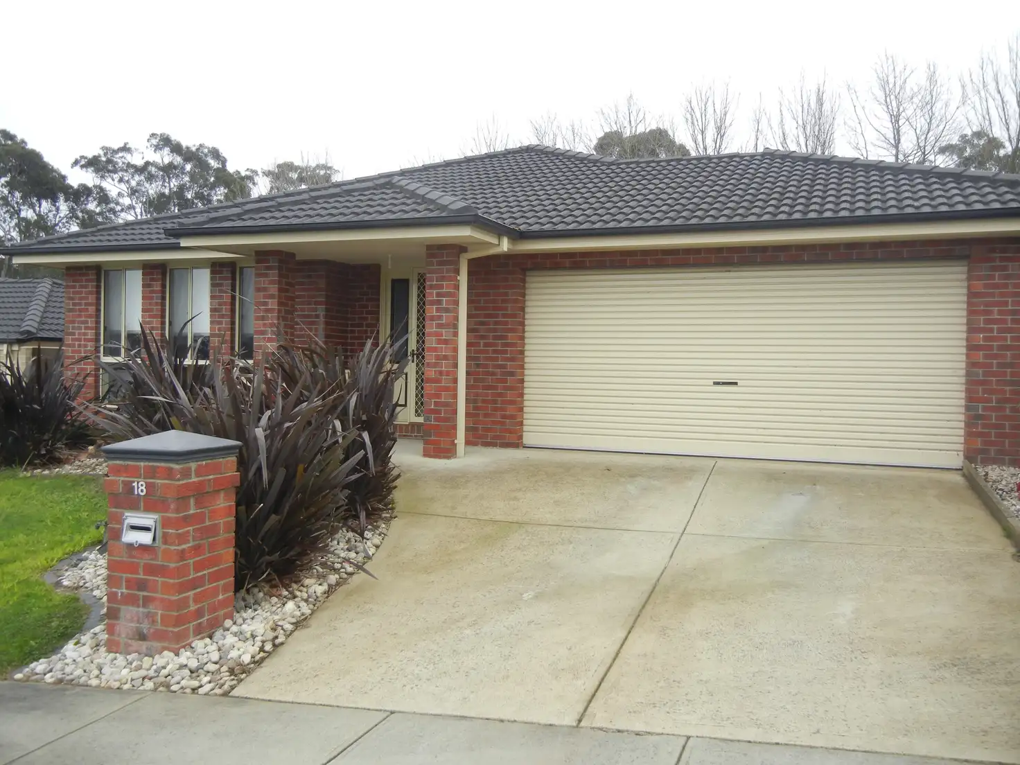 Main view of Homely house listing, 18 Palm Square, Drouin VIC 3818