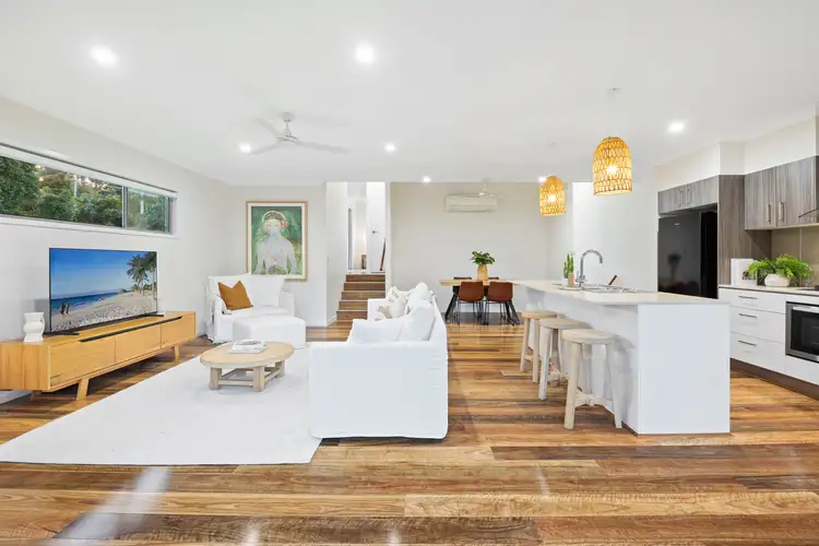 8 Vantage Drive, Yaroomba QLD 4573