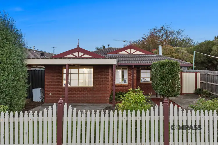 8 RUSSELL COURT, Altona Meadows VIC 3028