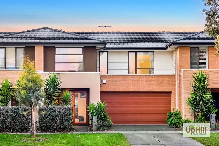 16 Selandra bvd, Clyde North VIC 3978