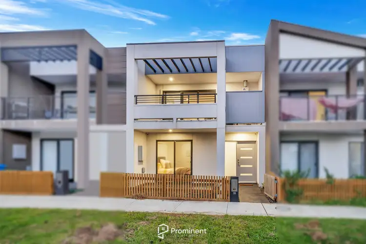 18 Lumeah Drive, Cranbourne West VIC 3977
