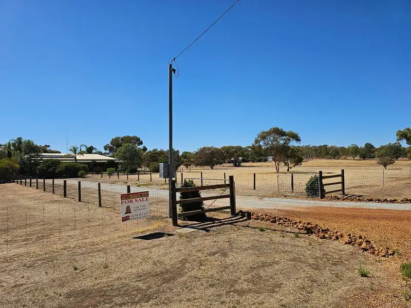 Main view of Homely house listing, 10 Riverside Court, Cold Harbour WA 6302