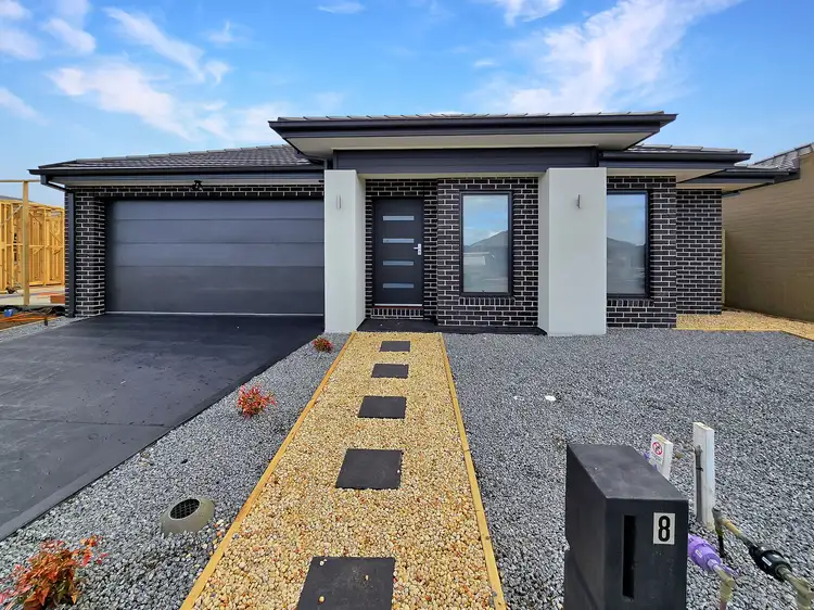 8 Deloraine Street, Armstrong Creek VIC 3217