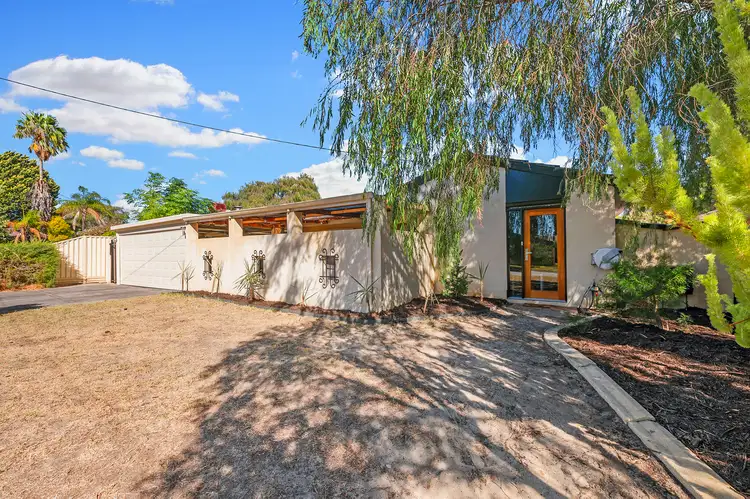 9 Boronia Close, Camillo WA 6111